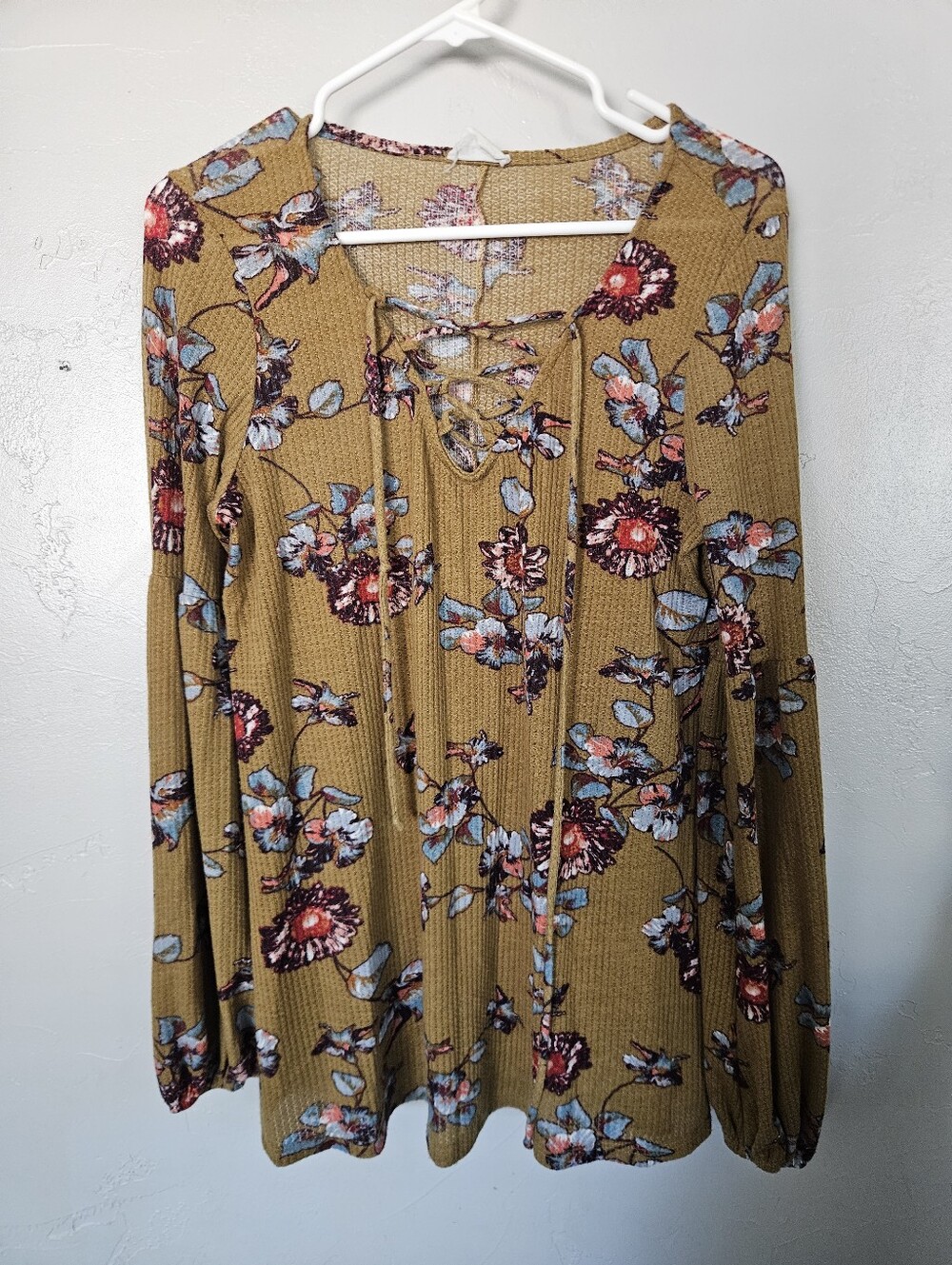 Women's Golden Mustard Floral Lace-Up Long Sleeve Top Large 143 Story Fall